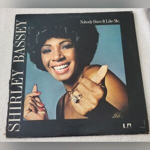 Shirley Bassey Nobody Does It Like Me Vinyl Record LP